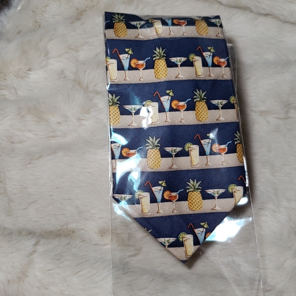 Tommy Bahama silk Tie 29/58L 4W - Picture 7 of 8